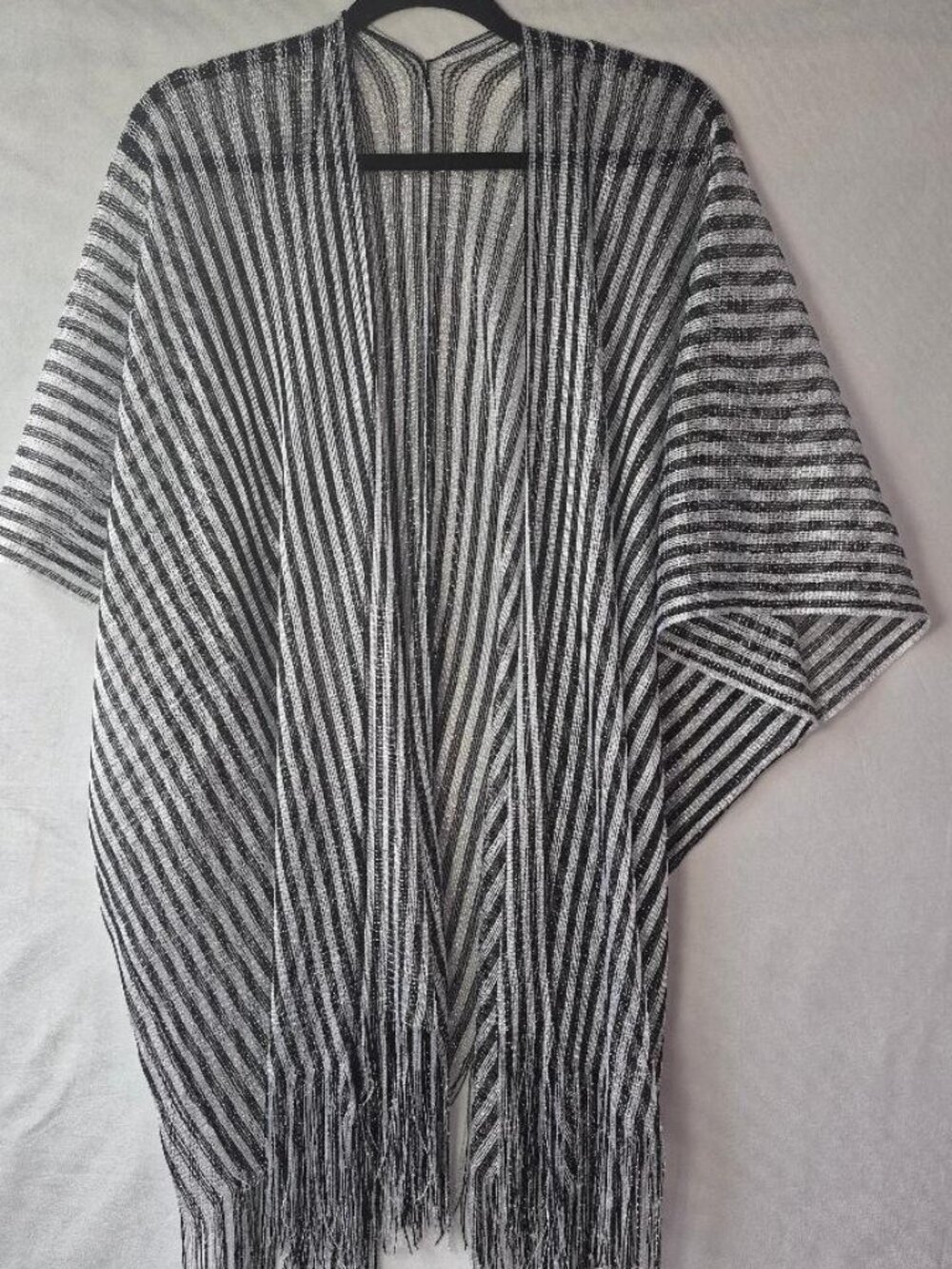 NWT Women's Loose Knit Silver Metallic Black Kimono Fringe